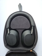 Sluchawki Sony WH-1000XM5 - czarne, stan bardzo dobry, bezprzewodowe