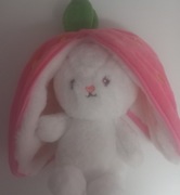 Maskotka króliczek-truskawka