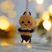 Mała pszczółka, breloczek, brelok, rękodzieło