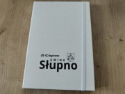 Nowy notes z gumką w linie