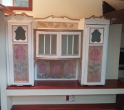 Góra starego kredensu kuchennego