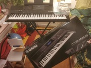 Keyboard Yamaha PSR-E453 razem ze stojakiem w oryginalnym pudełku