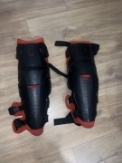 Alpinestars ochraniacze na kolana ortezy