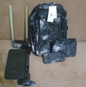 Plecak szkolny wielokomorowy na kółkach, stelaż + piórnik sasz