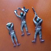 Wojsko polskie żołnierzyki figurki z PRL 3 szt.kpl.