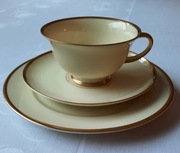 ROSENTHAL OLYMPIA FILIZANKA DO HERBATY / KAWY TRIO ECRU ZLOTO (1934-1945)