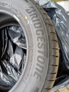 Bridgestone Alenza 215/60 R17