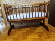 Kołyska drewniana