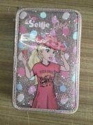 Piórnik Selfie Girls z wyposażeniem 