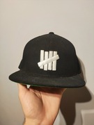 Dwie czapki typu Fullcap