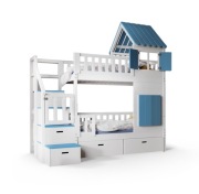 Łóżko piętrowe z schodami.