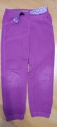 Polarowe fioletowe spodnie dresowe 122 cool club 
