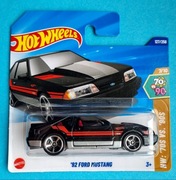 Hot Wheels 92 Ford Mustang 