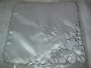 SZATKA DO CHRZTU ZE SREBRNYM HAFTEM