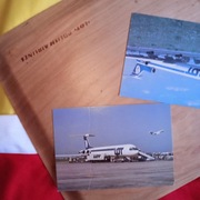 PLL LOT  + widokówki samoloty  zestaw  taca  pokładowa z PRL Okęcie 