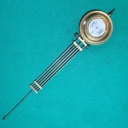 Wahadło rusztowe z porcelanką RA ok. 41 cm.