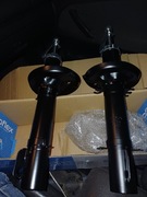 Amortyzatory  golf 4