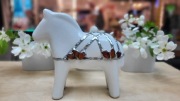 Konik ceramiczny zdobiony ręcznie cyną i  Bursztynem 