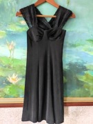 elegancka wieczorowa wizytowa rozszerzana sukienka koronka modelująca