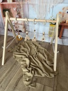 Stojak edukacyjny, baby gym, naturalne drewno