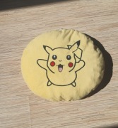 poduszka z pikachu żółta okrągła Pokemon