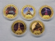 ZESTAW POZŁACANYCH KOLEKCJONERSKICH MONET (5)-WIEŻA EIFLA (PARYŻ)- 40 mm.