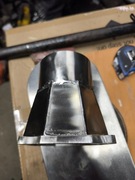 Flansza kompresora Eaton m62 z wyjściem na rurę 3.5"