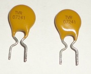 Warystor TVR07241 TVR 07241 . Raster 5mm. Średnica fi 8mm.