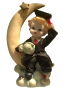 Figurka Chłopczyk student na księżycu z globusem w ręce 10cm