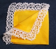 Serwetka materiałowa chustka do nosa żółta biała koronka