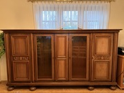 Duża drewniana komoda