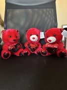 Mis walentynkowy trzymający serduszko