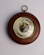 Duży barometr  w drewnie z lat 60 firmy Sundo - z widocznym wnętrzem