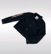 Czarna katana z dużym nadrukiem looney toones