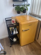 Stylowa żółta lodówka retro Amica