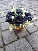 Kompozycja nagrobna, czarne róże