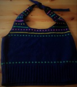 Oryginalny sweterek,odkryte plecy,wiązany na karku