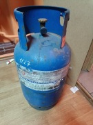 W połowie pełna butla gazowa 11 kg 