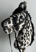NOWY Hobby Horse A4 z ogłowiem i wodzami srokaty łaciaty