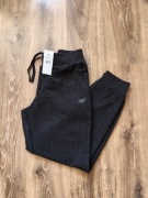 Joggery 4F męskie M czarne z małym logo 227