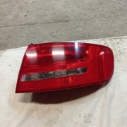 Audii A4B8 combii lampa prawa zewnętrzna 219702