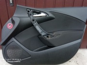 Boczek tapicerka drzwi prawy przód Astra j