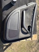 Audi A4 B7 Avant boczki drzwi alcantara komplet stan dobry