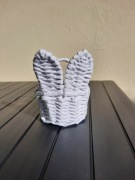 Koszyczek zajączek, Biały Koszyczek wiklinowy