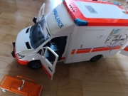 Mercedes-Benz Sprinter Ambulans firmy BRUDER