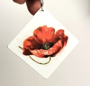 Lekkie białe kolczyki handmade maki kwiaty boho drewniane wiszące decoupage