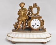 Francuski zegar kominkowy ,sygn.z kluczem i wahadłem