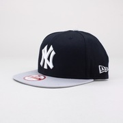 CZAPKA SNAPBACK NEW YORK YANKEES BLACK-WHITE