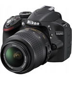 Lustrzanka Nikon D3200 + Nikkor 18-55 + pokrowiec na pasku, ładowarka
