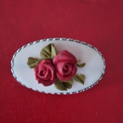 Broszka damska z modeliny w starym stylu 